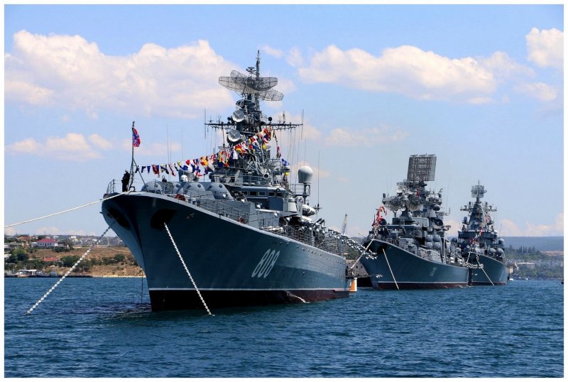 Парадный Строй кораблей в Севастополе