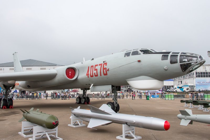 Китайский бомбардировщик Xian h 6k
