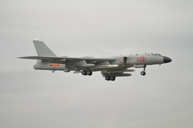 Бомбардировщиков h-6k