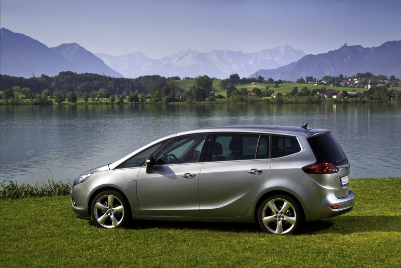 Opel Zafira Tourer 2012