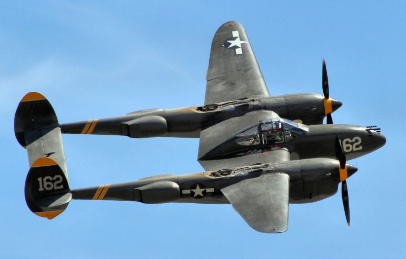 Самолёт p-38 Lightning
