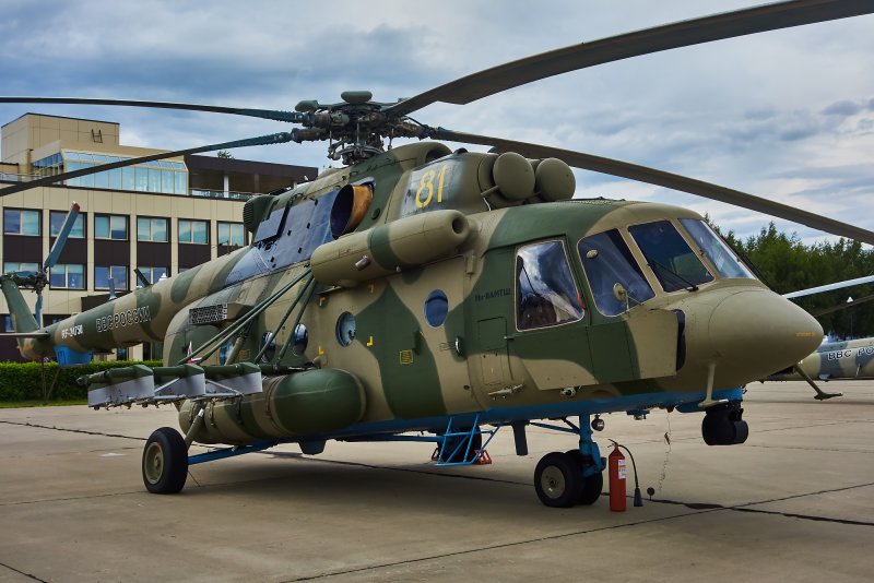 Военный вертолет ми-8амтш-в