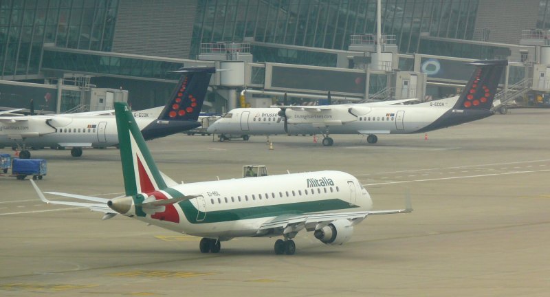 Bombardier q400 салон