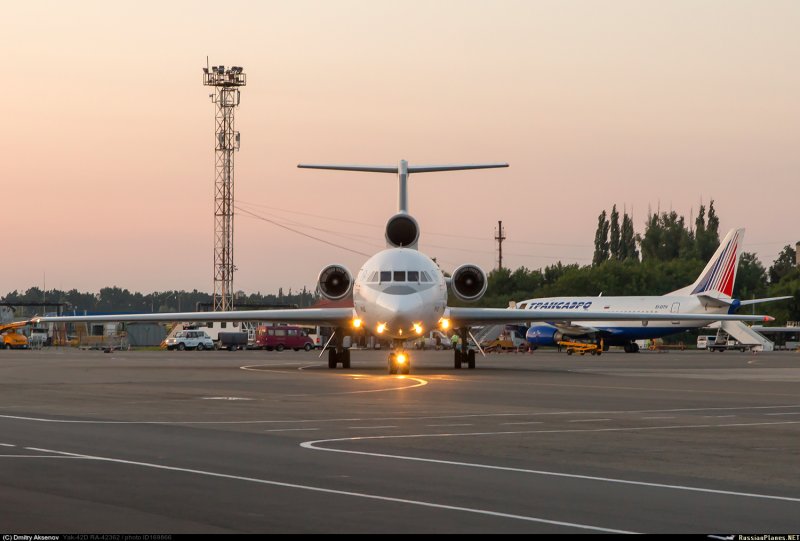 Sukhoi Superjet 100 Макс