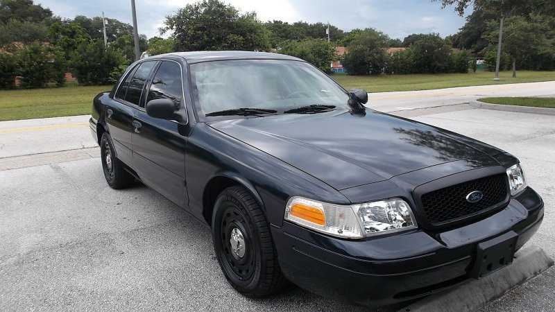 Ford Crown Victoria 1 поколение