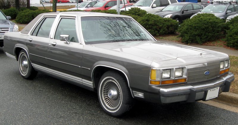 Ford Crown Victoria 2011