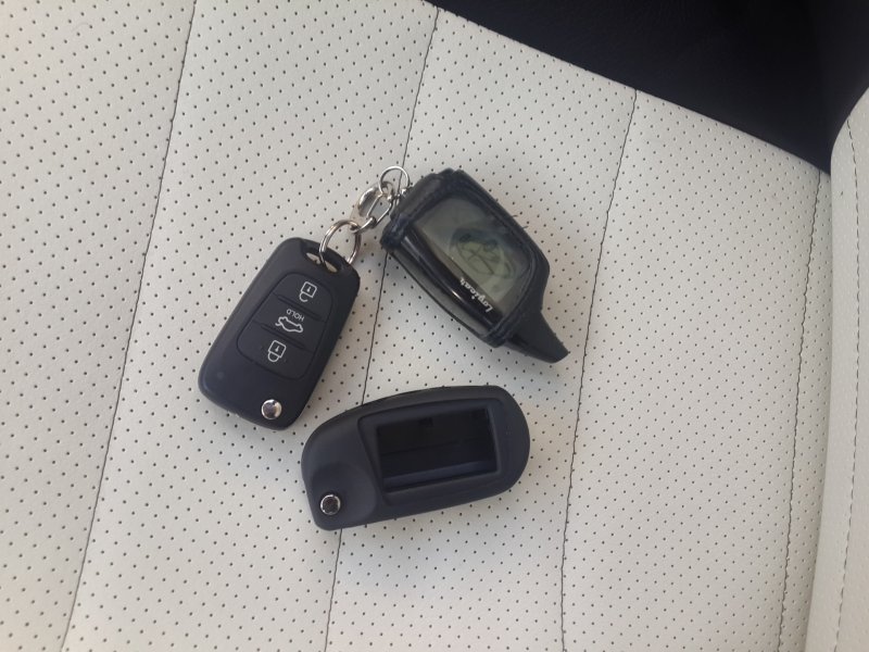 Kia Rio 2 2010 выкидной ключ