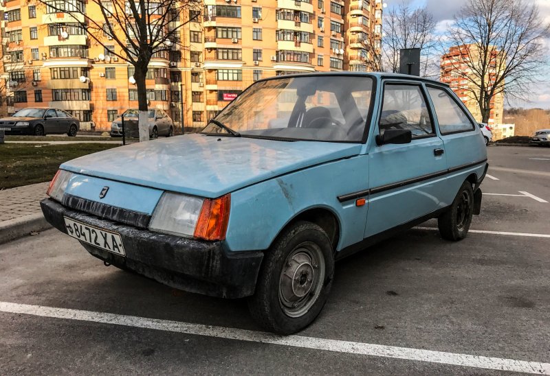 Машина ЗАЗ 1102 Таврия