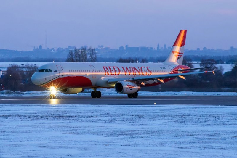 Red Wings Airlines a-321