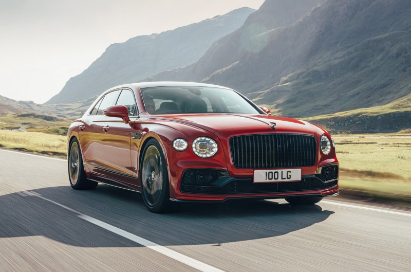 Bentley 2021 седан