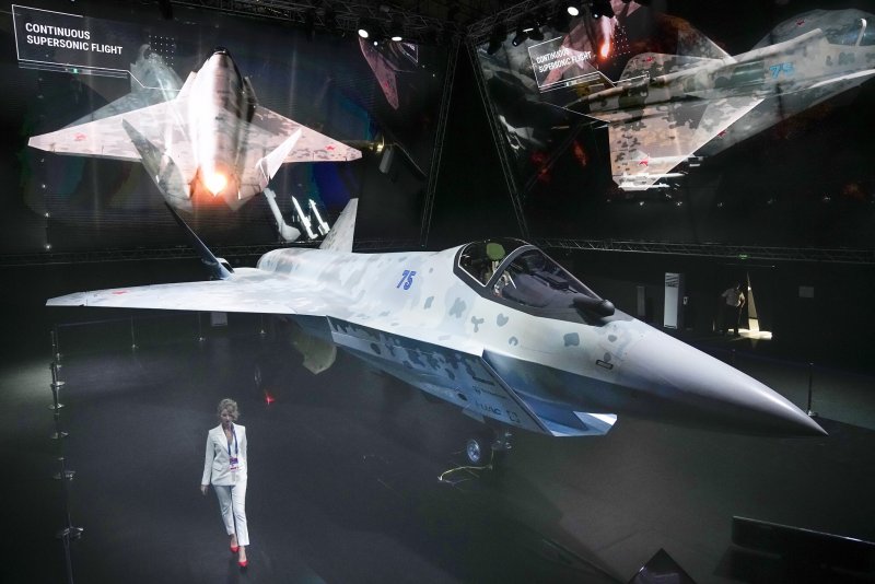 Су 75 самолет Макс 2021