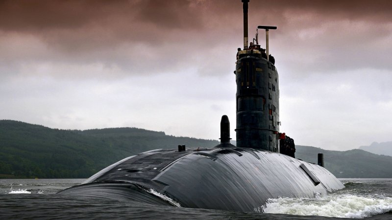 HMS Torbay s90