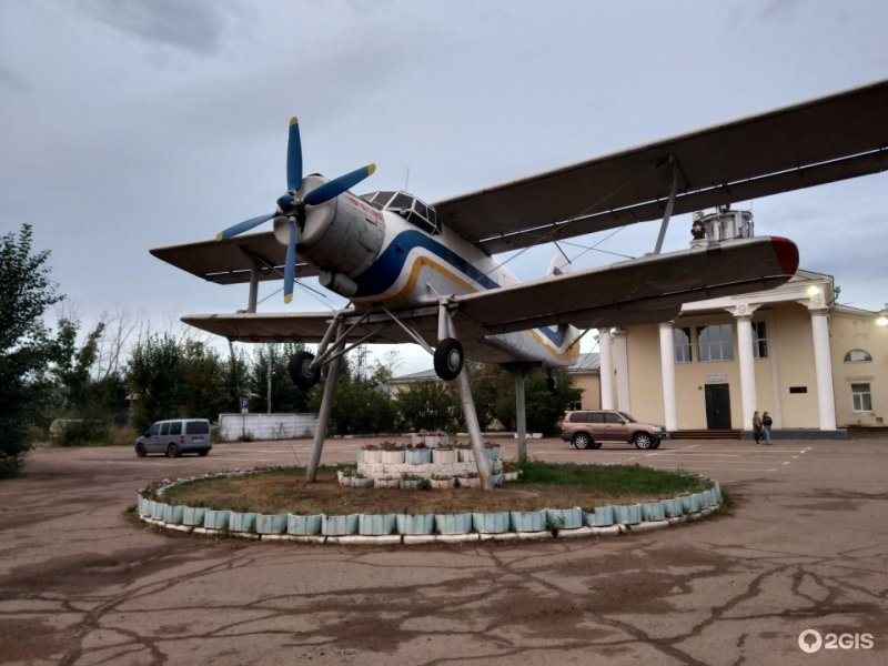 Самолёт (памятник в Ишимбае)