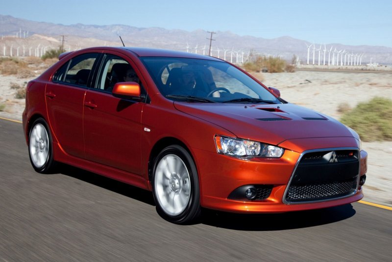 Mitsubishi Lancer 10 хэтчбек