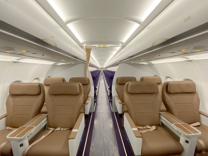 Airbus a220 Swiss салон