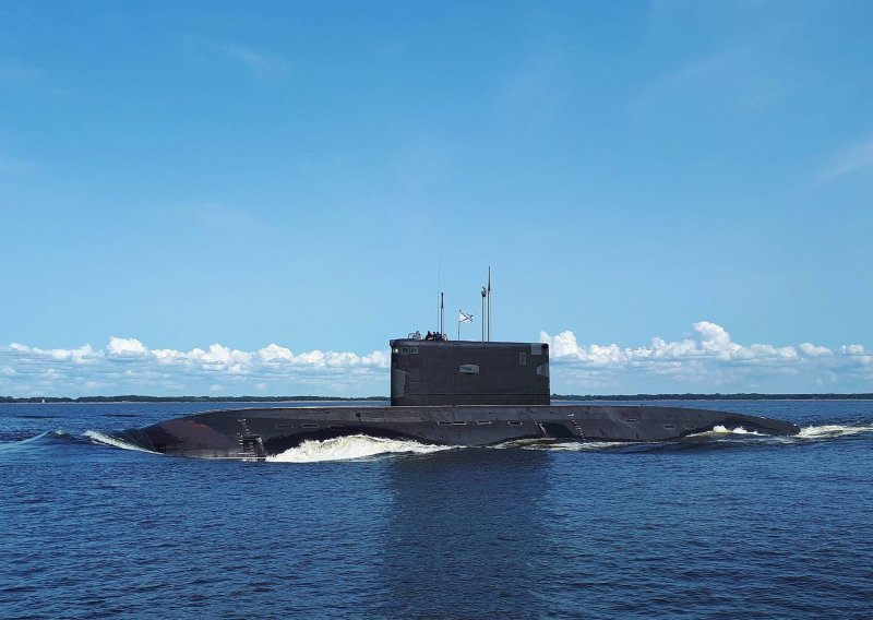 Дизель электрическая подводная лодка Варшавянка
