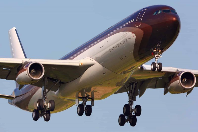 Airbus a340 Алишера Усманова