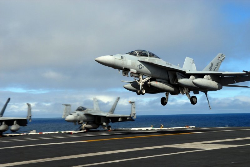 Истребитель "f/a-18c Hornet"
