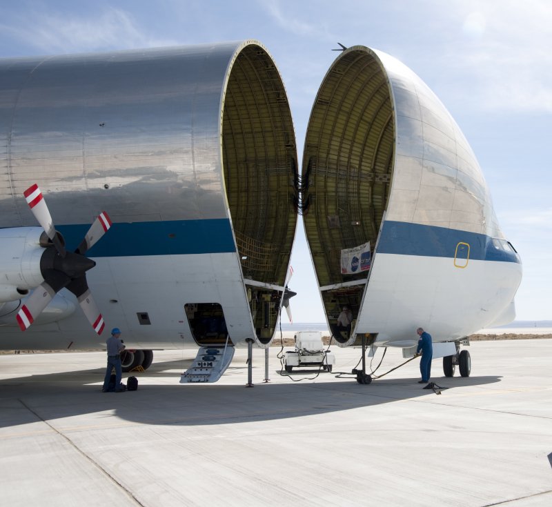 Самолета Aero Spacelines Mini Guppy