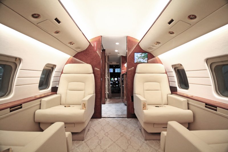 Challenger 604