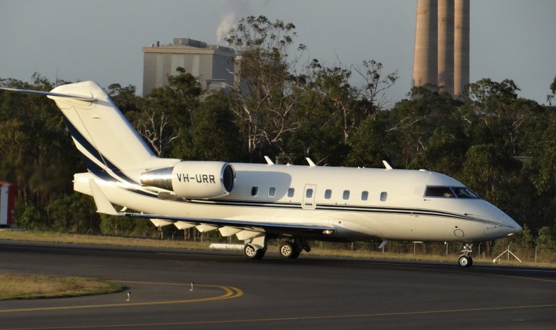 Самолет Bombardier Challenger 604