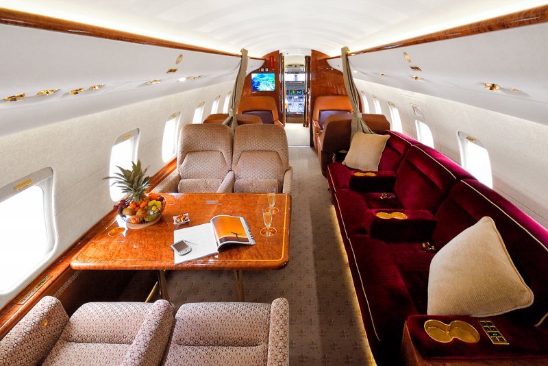 Самолет Bombardier cl600