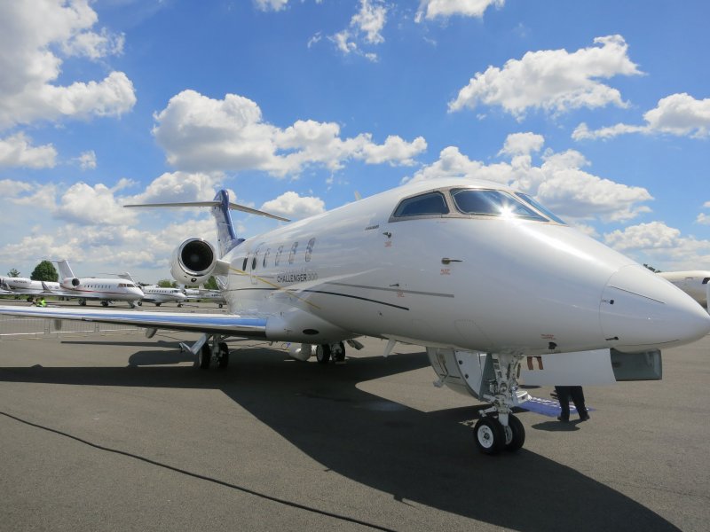 Private Jet Challenger 604