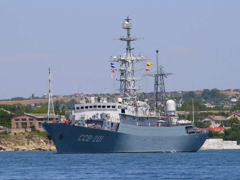Разведывательный корабль ВМФ России «Виктор Леонов»
