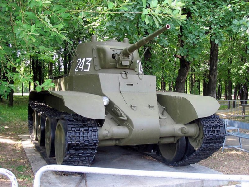 БТ-7м и т-34