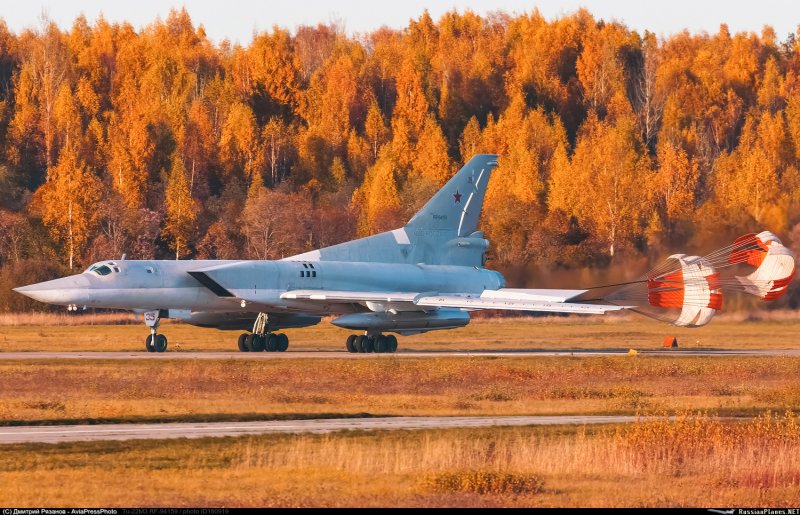 Американский бомбардировщик б-52