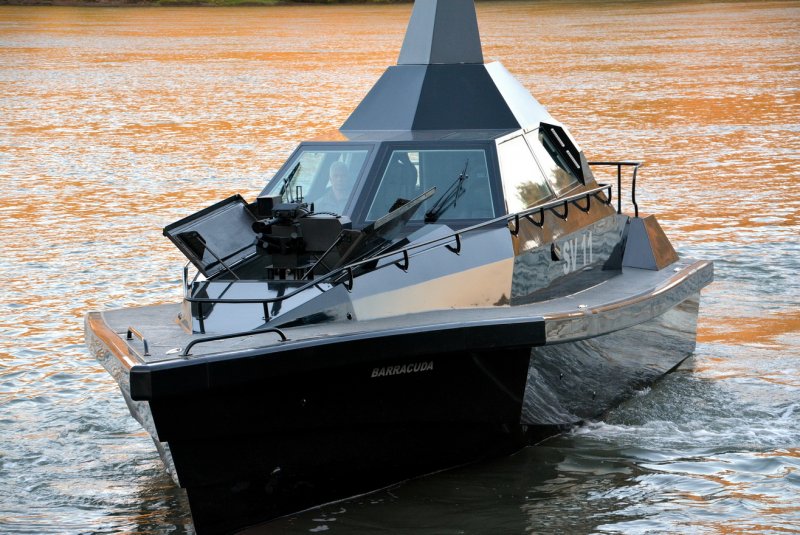 Barracuda 8 катер