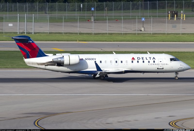 Бомбардье CRJ-100