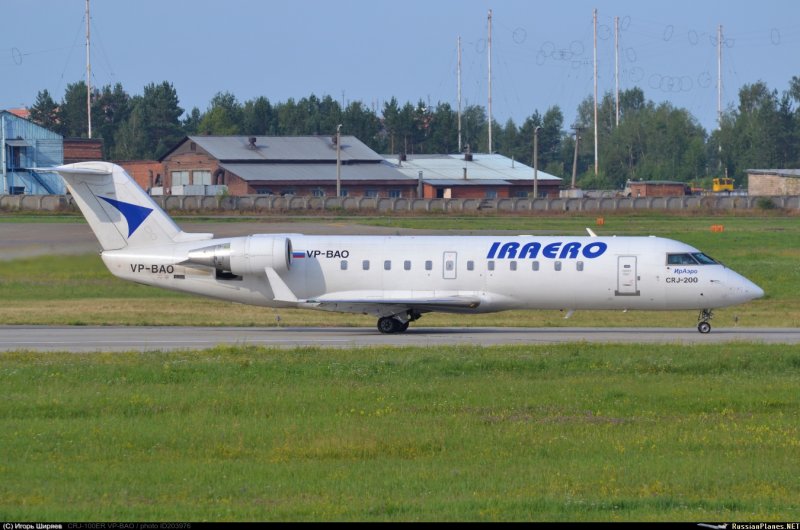 Самолет Мицубиси CRJ 100er