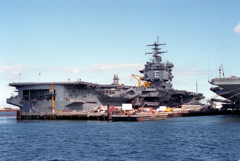 Авианосец USS Enterprise CVN-65