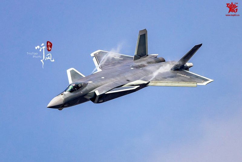 J-20 истребитель