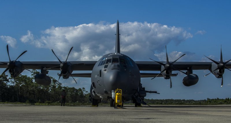 AC 130 вертолет