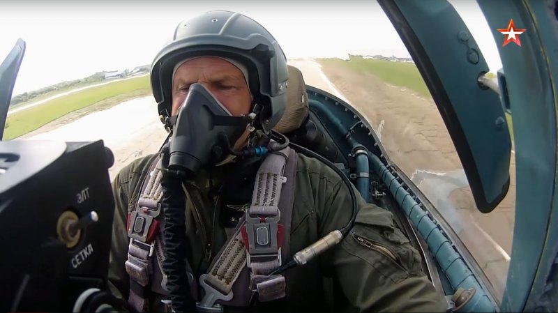 Экипировка пилота Су-30 см