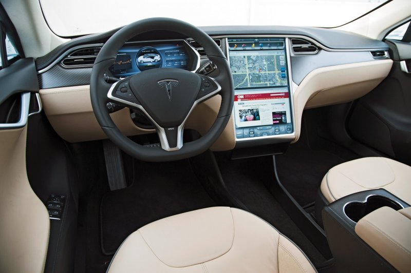 Tesla model s салон