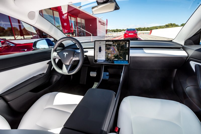 Tesla model x внутри