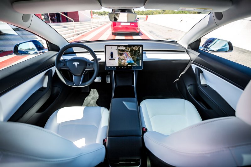 Tesla model x салон