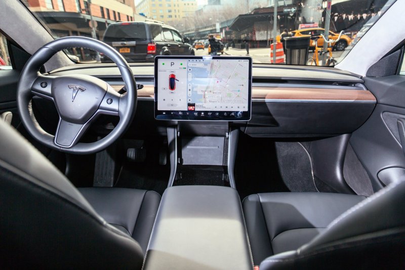 Тесла model x салон