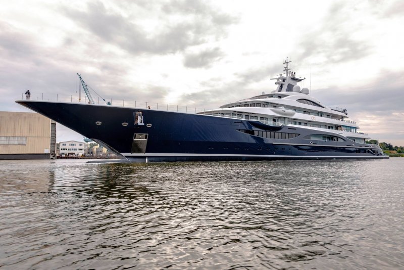 Яхта Lurssen tis
