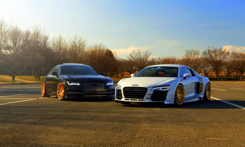 Black Audi r8 autumn