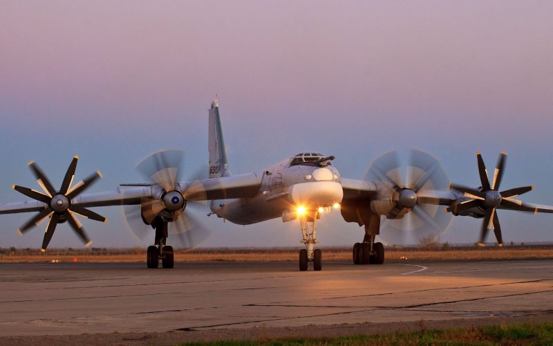 Стратегический бомбардировщик ту-95мс