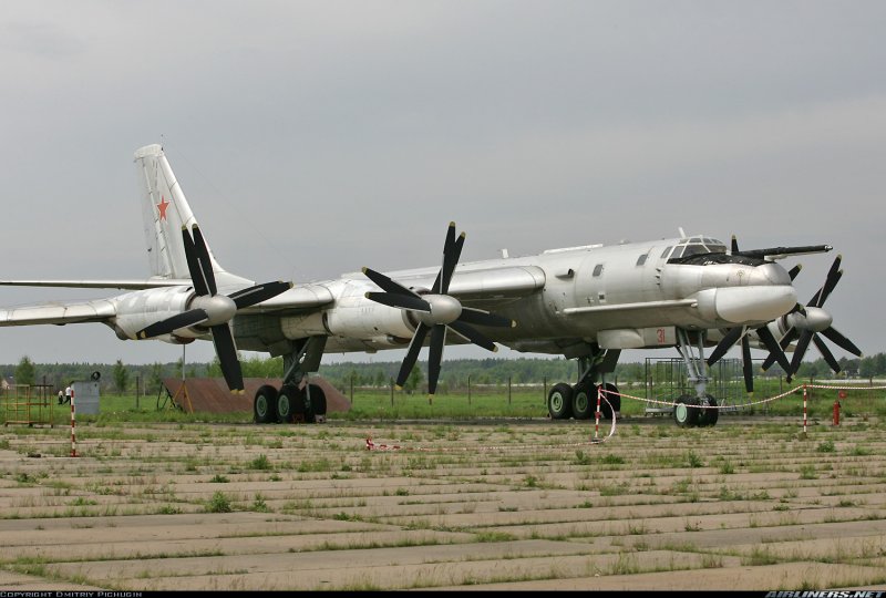Винтовой бомбардировщик ту 95