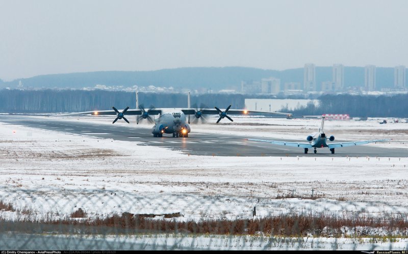 91003 Ил 114
