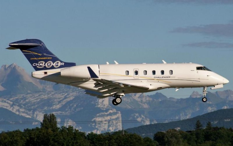 Бомбардир Challenger 300
