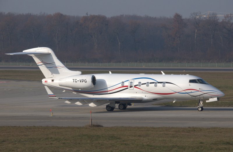Самолет bd-100-1a10