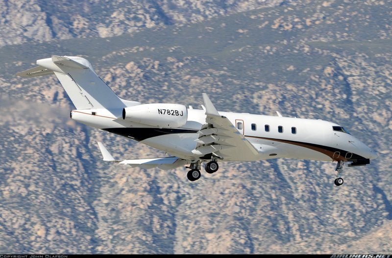 Самолет bd-100-1a10