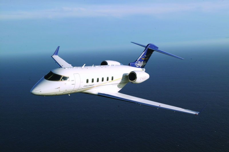 Бомбардир Challenger 300